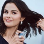 Rare Beauty by Selena Gomez  Find Comfort: Feel Seen Body & Hair Fragrance Mist with Niacinamide - Image 3